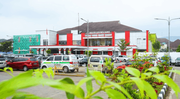 RSUD R. Moh. Noh Nur Berbagi Tips Seputar Mata Merah dan Penggunaan Obat Tetes Mata