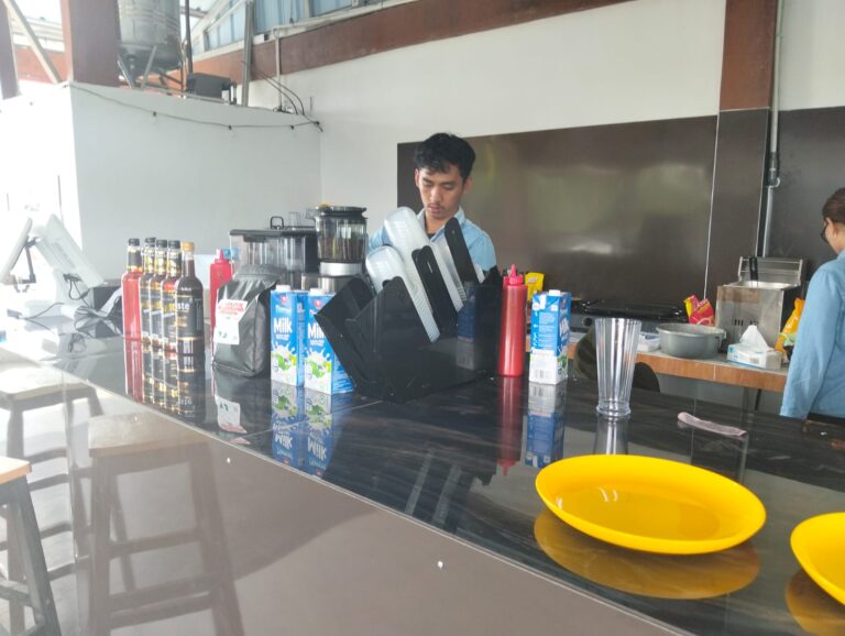 Zebua Motor Miliki Konsep Baru “Bengkel-Caffe”, Servis Kendaraan Kini Bisa Sambil Ngopi