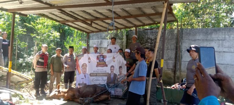 Bupati Bogor Rudy Susmanto Berkurban untuk Leluhur Bogor, Daging Dibagikan kepada 250 Warga Lereng Gunung Gede