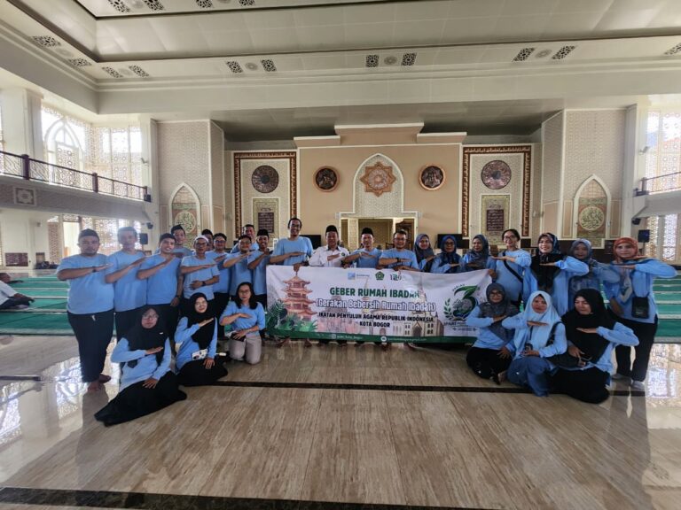 Harlah IPARI ke-3, PD IPARI Kota Bogor Bebersih Masjid Agung