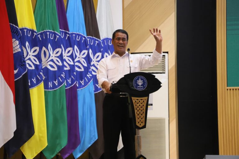 Clear! Mentan Amran Jelaskan Fluktuasi Harga TBS Petani Sawit
