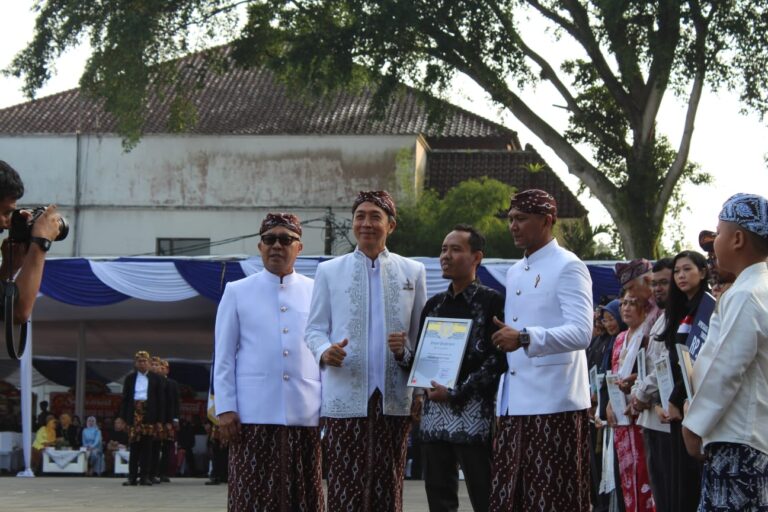 Alhamdulillah, Rumah Zakat Kantor Layanan Bogor Diganjar Dua Penghargaan