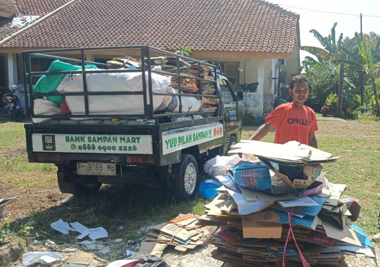 Dorong Peduli Lingkungan, Bank Sampah Mart Luncurkan Program Pilah Sampah di Sekolah