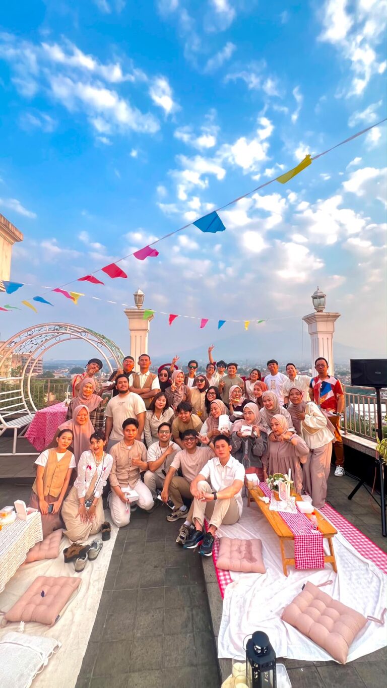 Bogor Circle Connect Kolaborasi dengan Hotel Sahira Hadirkan Sunset Picnic