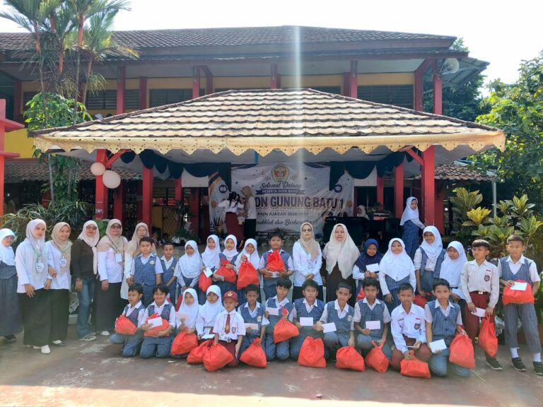 Tanamkan Kepedulian Sosial, MPLS SDN Gunung Batu 1 Kota Bogor Ditutup Santunan Anak Yatim