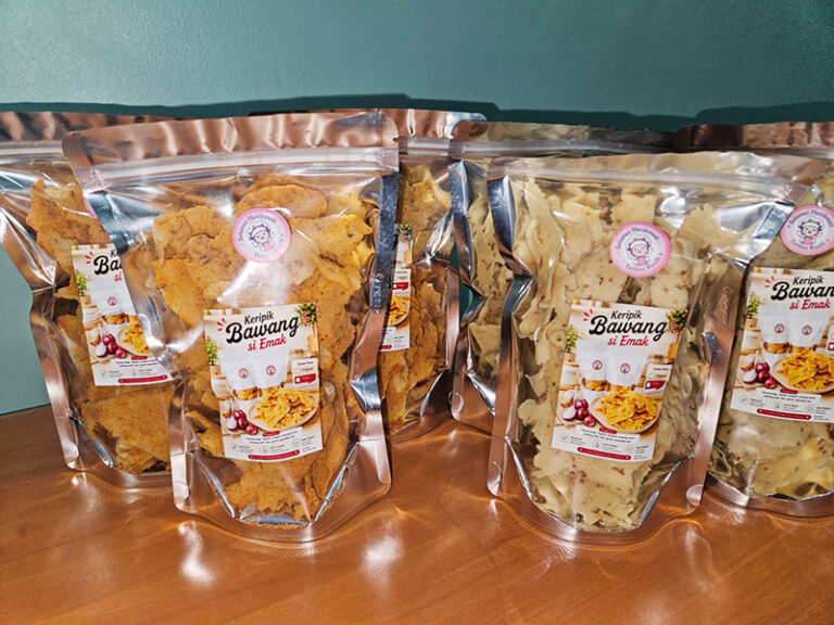 Keripik Bawang Si Emak Produk UMKM Kota Bogor Renyah dan Gurih