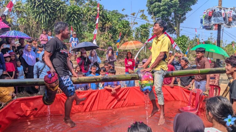 Di Kaki Gunung Salak, Warga Neglasari Rayakan HUT RI ke-81 Berbagai Lomba