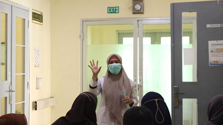 Pasien dan Keluarga oleh RSUD R.Moh.Noh Nur Diberikan Sosialisasi Pencegahan Tuberkolosis Resistan Obat