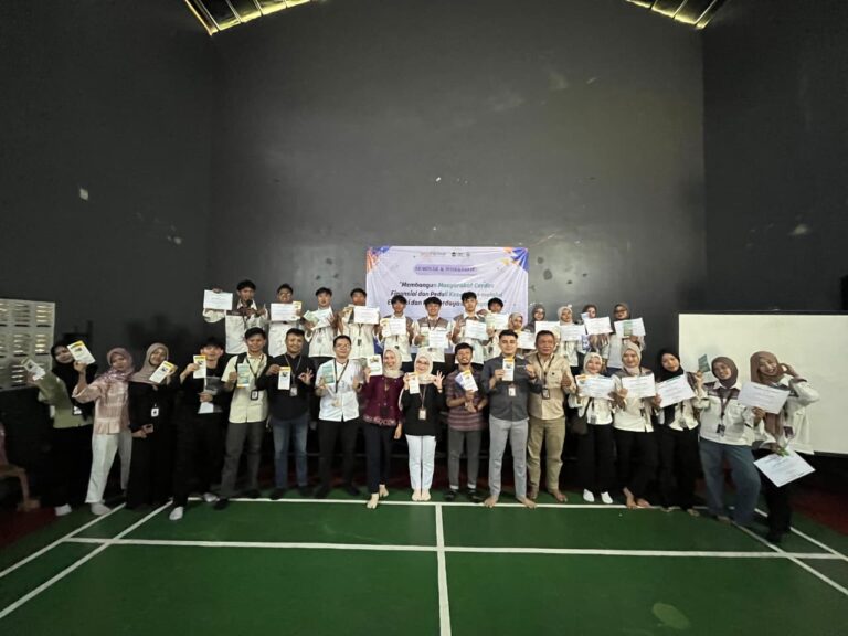 Mahasiswa KKN Posko 32 UIKA Gandeng BPRS Botani Dorong Literasi Keuangan Syariah Warga Bantarsari