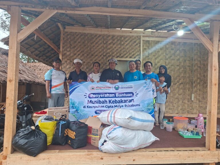 ITB Dewantara Salurkan Bantuan untuk Korban Kebakaran Kasepuhan Ciptamulya Sukabumi