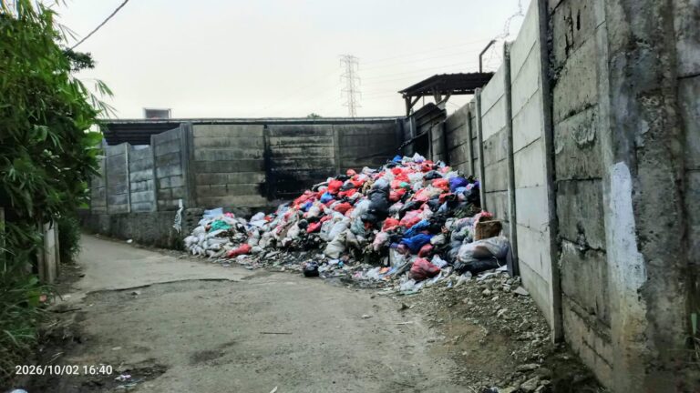 Sudah Dibersihkan, Sampah Sanja Menggunung Lagi