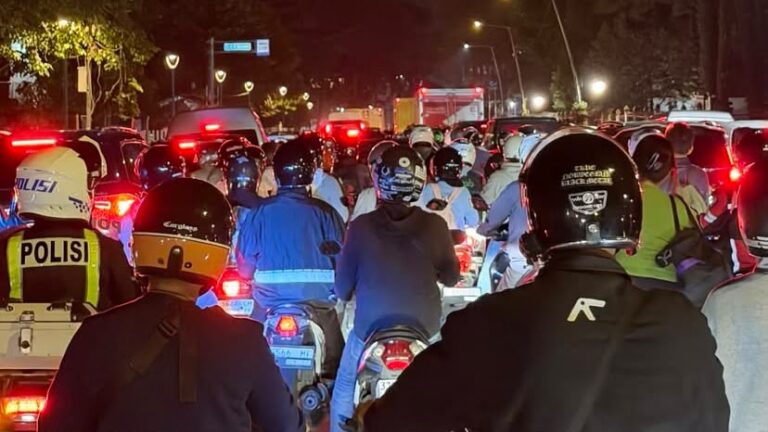 Kedatangan Rombongan Pejabat ke Istana Bogor, Lalu Lintas Pusat Kota Padat Merayap