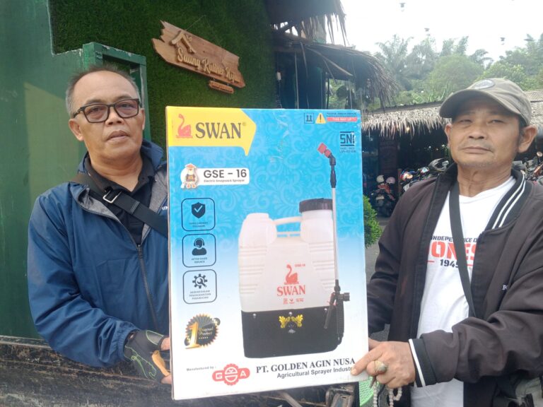 Dorong Sektor Pertanian di Batutulis Berkembang, Antam Salurkan Sprayer dan Pupuk ke Petani